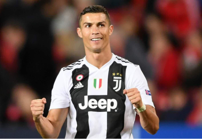 西甲半场：纳瓦罗、N.威廉姆斯建功，毕尔巴鄂2-0莱万特（西甲半场战报：毕尔巴鄂2-0领先莱万特，纳瓦罗与N.威廉姆斯破门）