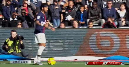 基德：只要安东尼·戴维斯穿上球衣出场，我们就有机会赢球