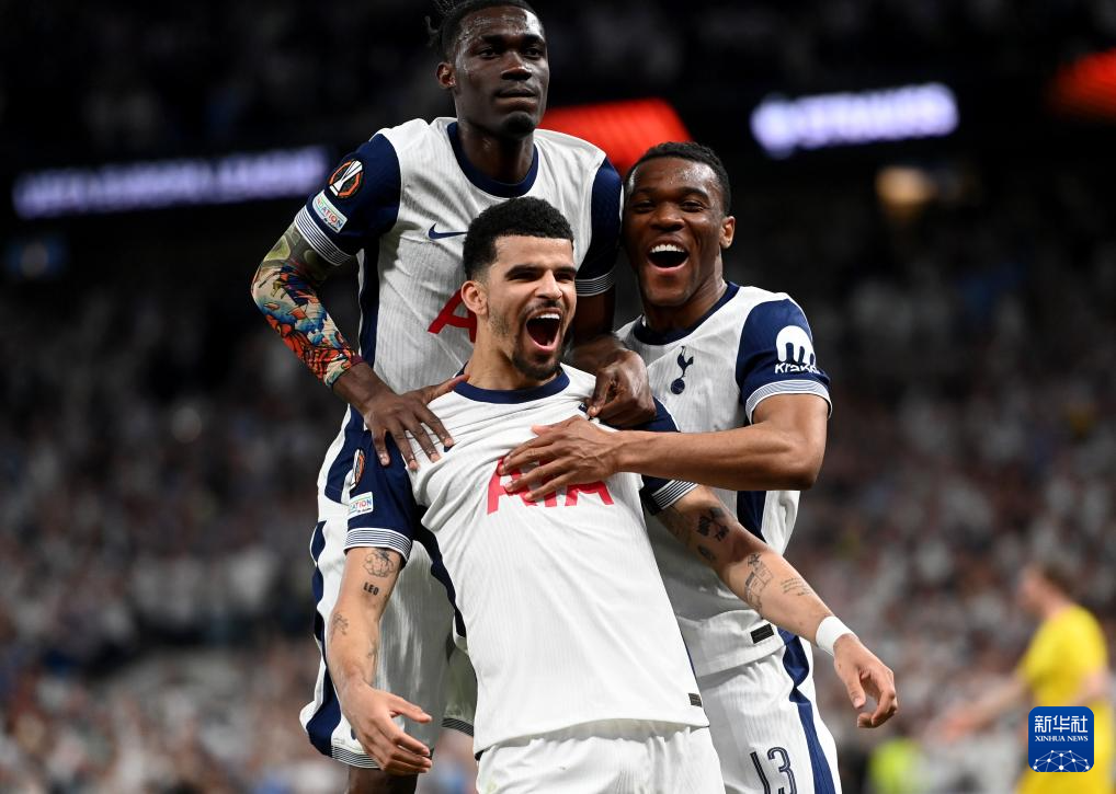 德媒：巴萨在关注莱比锡19岁新星韦德拉奥果，已派出球探考察（德媒称巴萨锁定莱比锡19岁新秀韦德拉奥果，球探已赴现场考察）