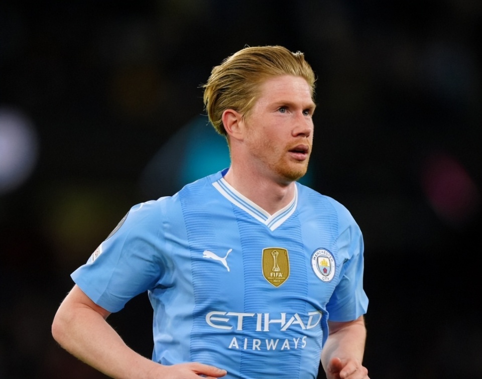 记者：尤文正关注热那亚右后卫诺顿-库菲和维罗纳前锋焦瓦内（记者：尤文图斯正在考察热那亚右后卫诺顿-库菲与维罗纳前锋焦瓦内）