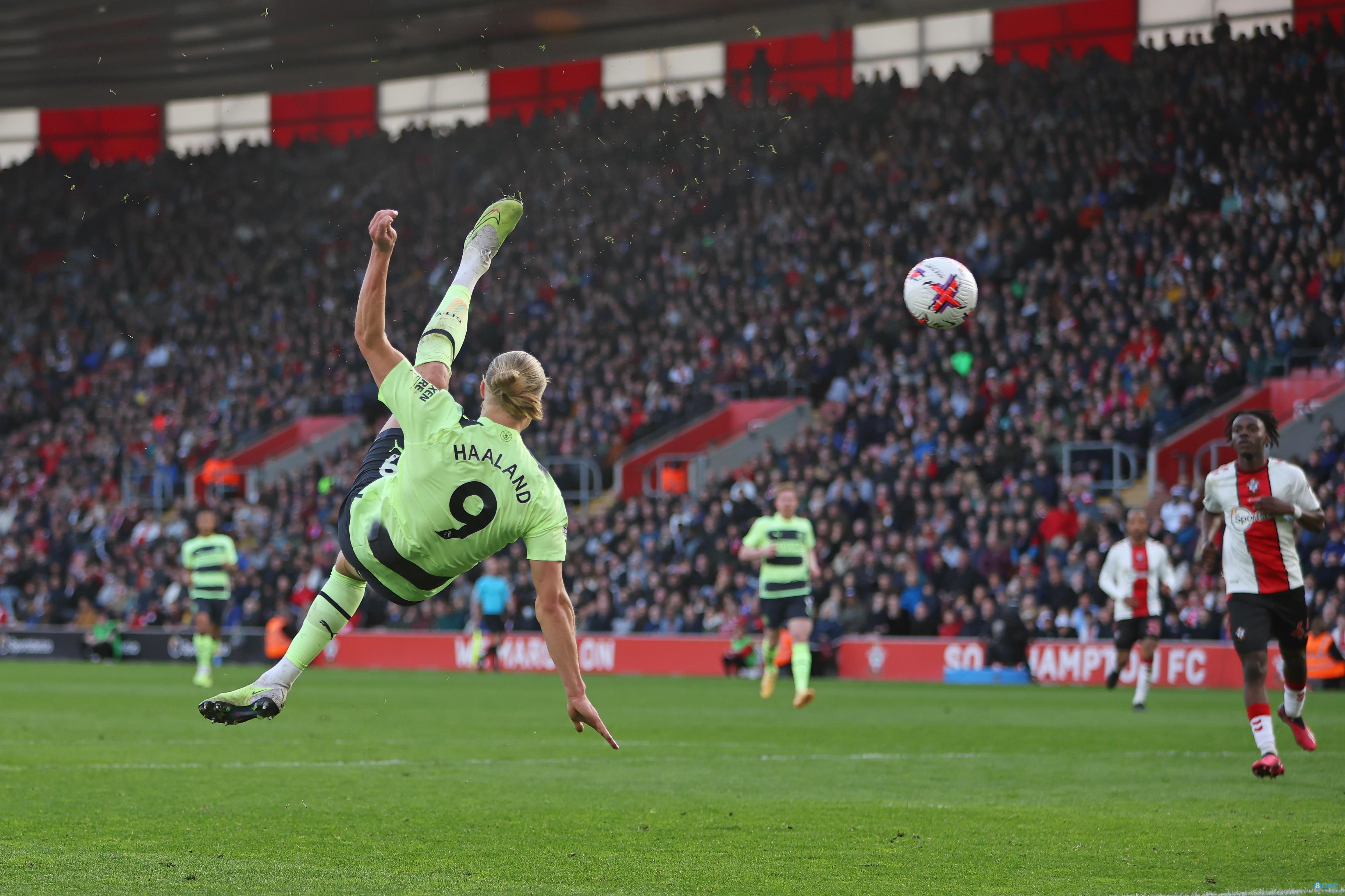 骑行爱好者穿骑行服唱说唱拍MV，运动体验别样精彩（骑行爱好者身着骑行服唱Rap拍MV，解锁别样运动乐趣）