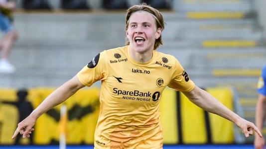 皇马后防问题严重，阿诺德伤缺，球员轮换困难，姆巴佩虽强但后防乏力，形势严峻。（皇马防线告急：阿诺德伤停致轮换受限，姆巴佩难掩后防短板，形势不容乐观）