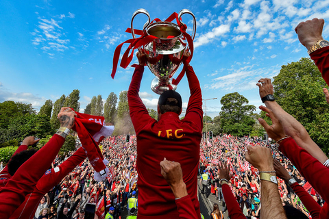 2025上海明日之星冠军杯足球赛圆满落幕，颁奖仪式进行（2025上海明日之星冠军杯足球赛圆满收官，颁奖典礼隆重举行）