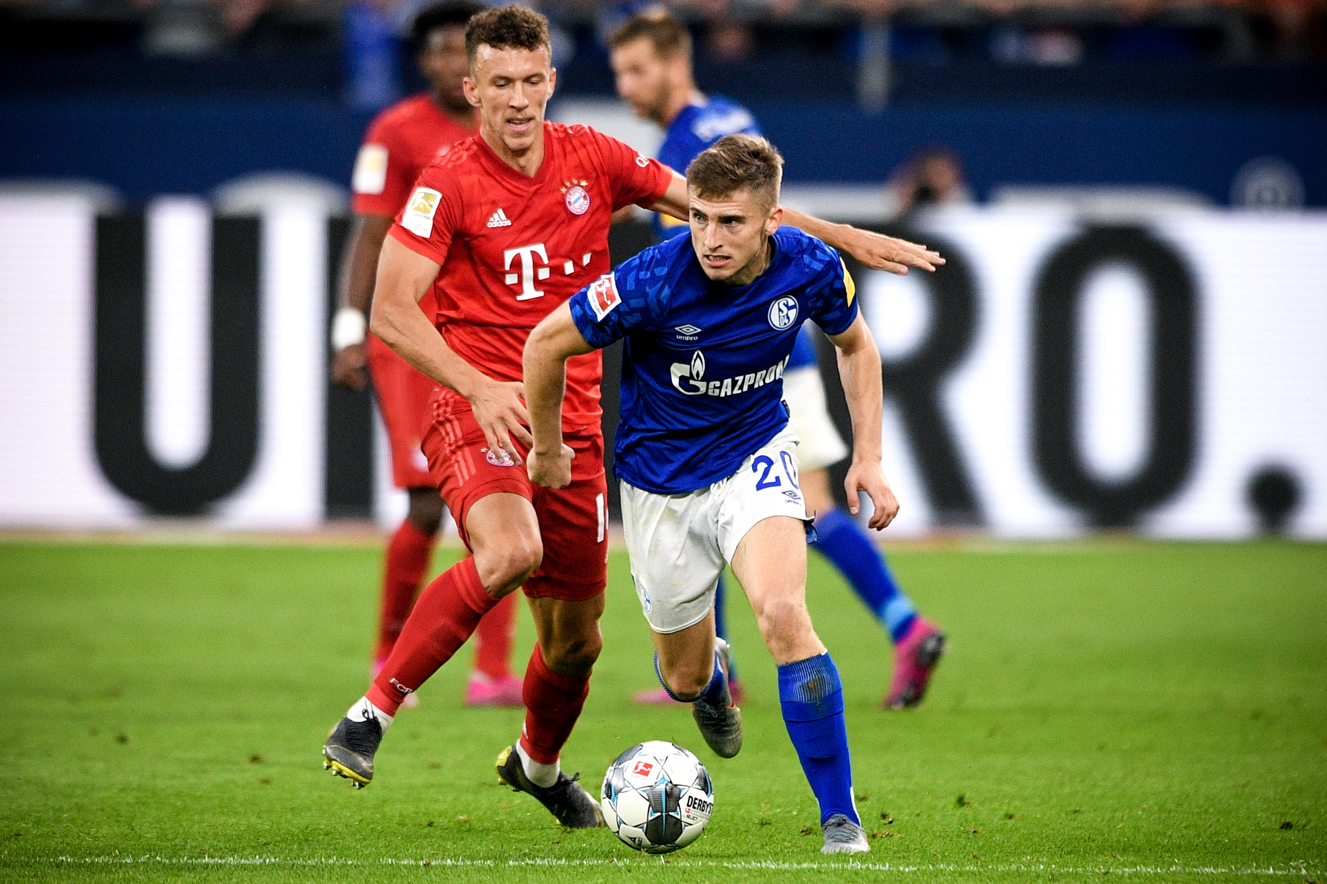 布恩迪亚本赛季英超替补登场打入3球，多于任何其他球员（布恩迪亚英超本季替补进3球，替补进球最多）