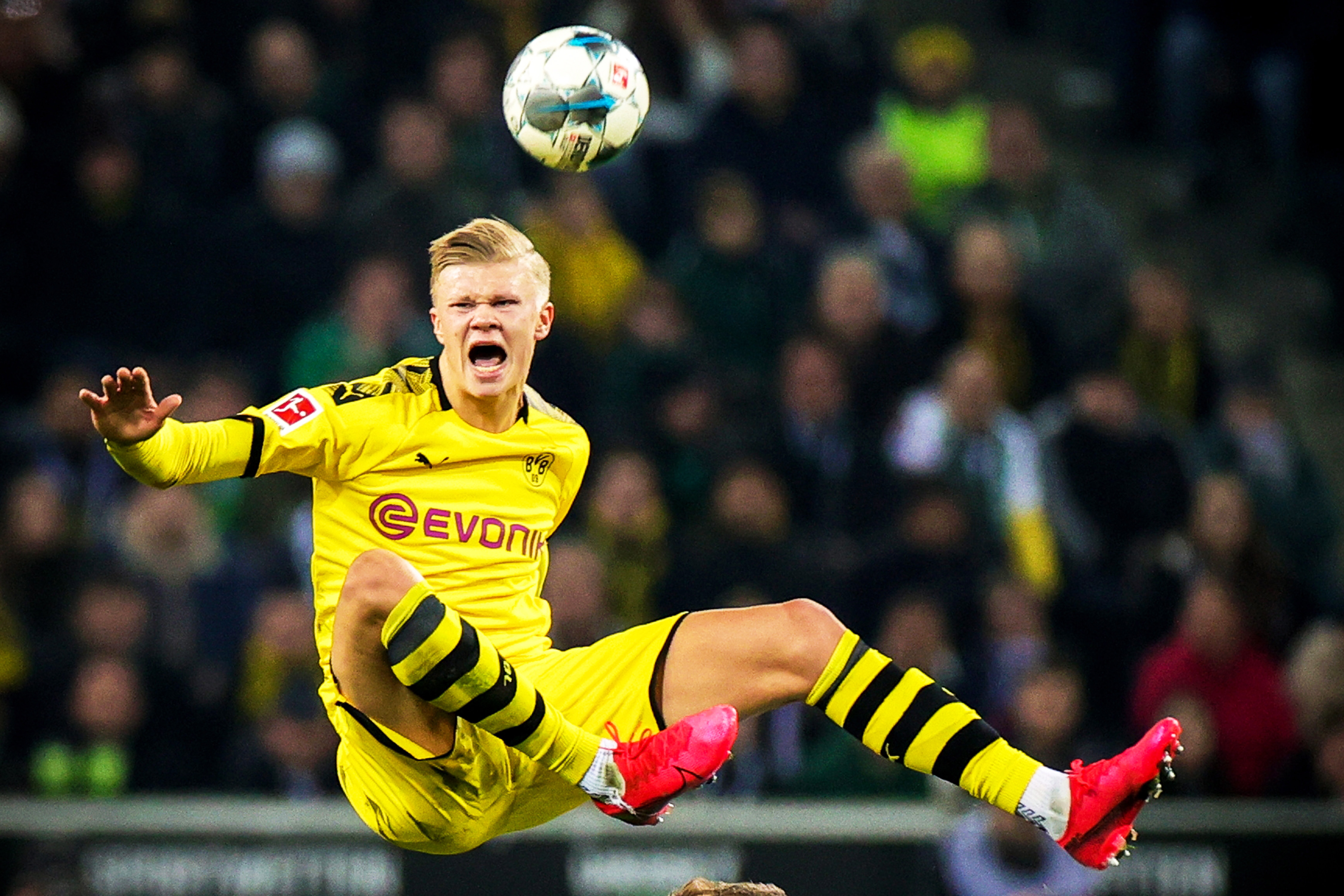 穆帅：当年我给了麦克托米奈生涯首秀，今天他给我他的球衣（穆里尼奥：昔日我让麦克托米奈完成处子秀，今日他将球衣相赠）