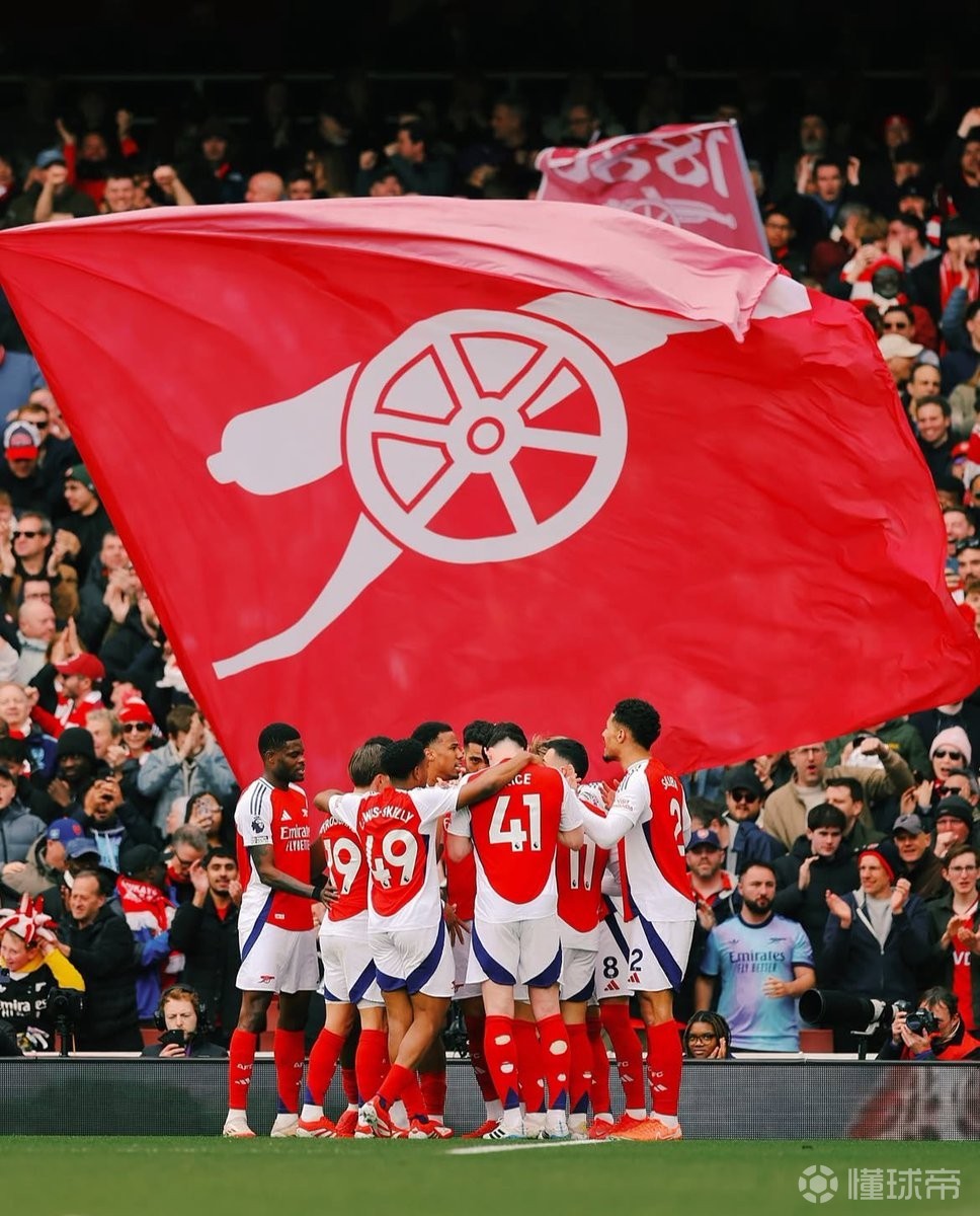 巧妙化解尴尬！曼城5-4富勒姆赛后，瓜迪奥拉用段子代替指责（笑谈取代苛责：曼城5-4富勒姆后，瓜迪奥拉机智化解尴尬）