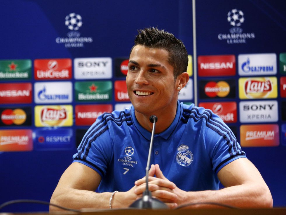 海港夺冠历程：上半程排第4，对BIG4仅取1分；下半程11胜2平2负（海港封王轨迹：半程居第4对BIG4仅得1分，下半程11胜2平2负）