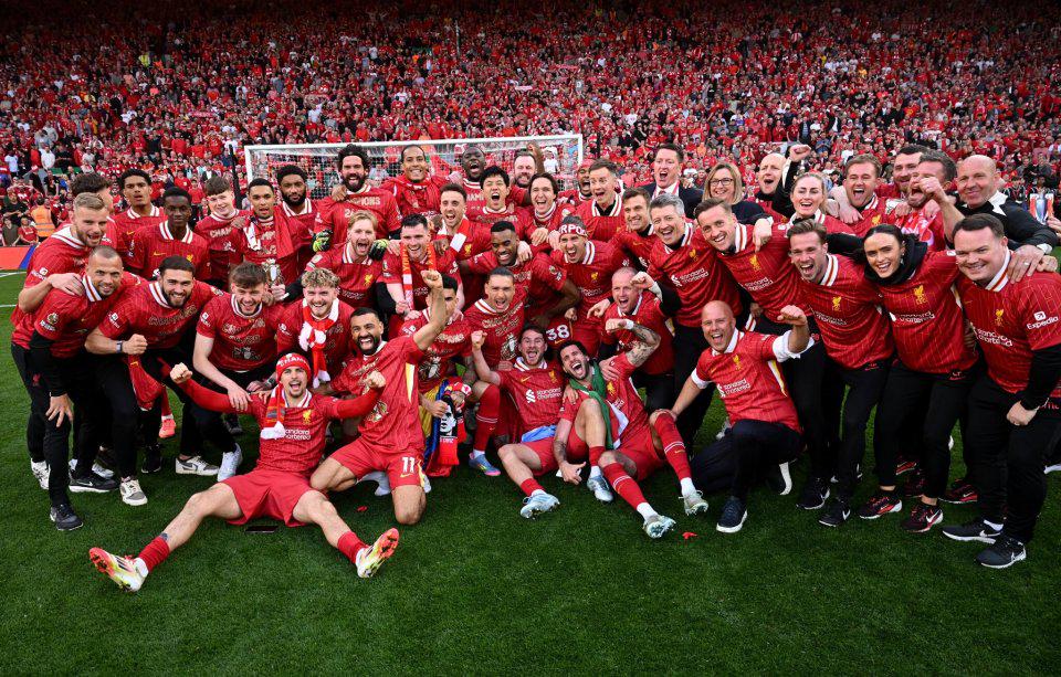 胖了？美媒晒浓眉训练图配文：浓眉的肚子从衣服里露出来了！（胖了吗？美媒晒浓眉训练照：衣摆上翻，腹部露出！）