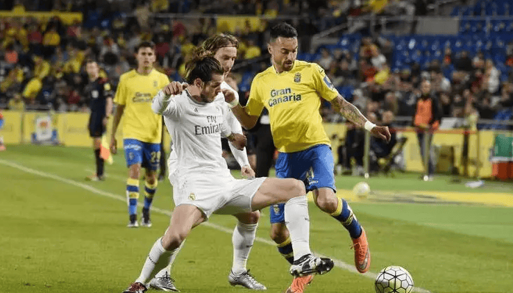 班凯罗复出首战发挥不佳，全场仅得9分，命中率为37.5%（复出首秀低迷：班凯罗仅9分，命中率37.5%）