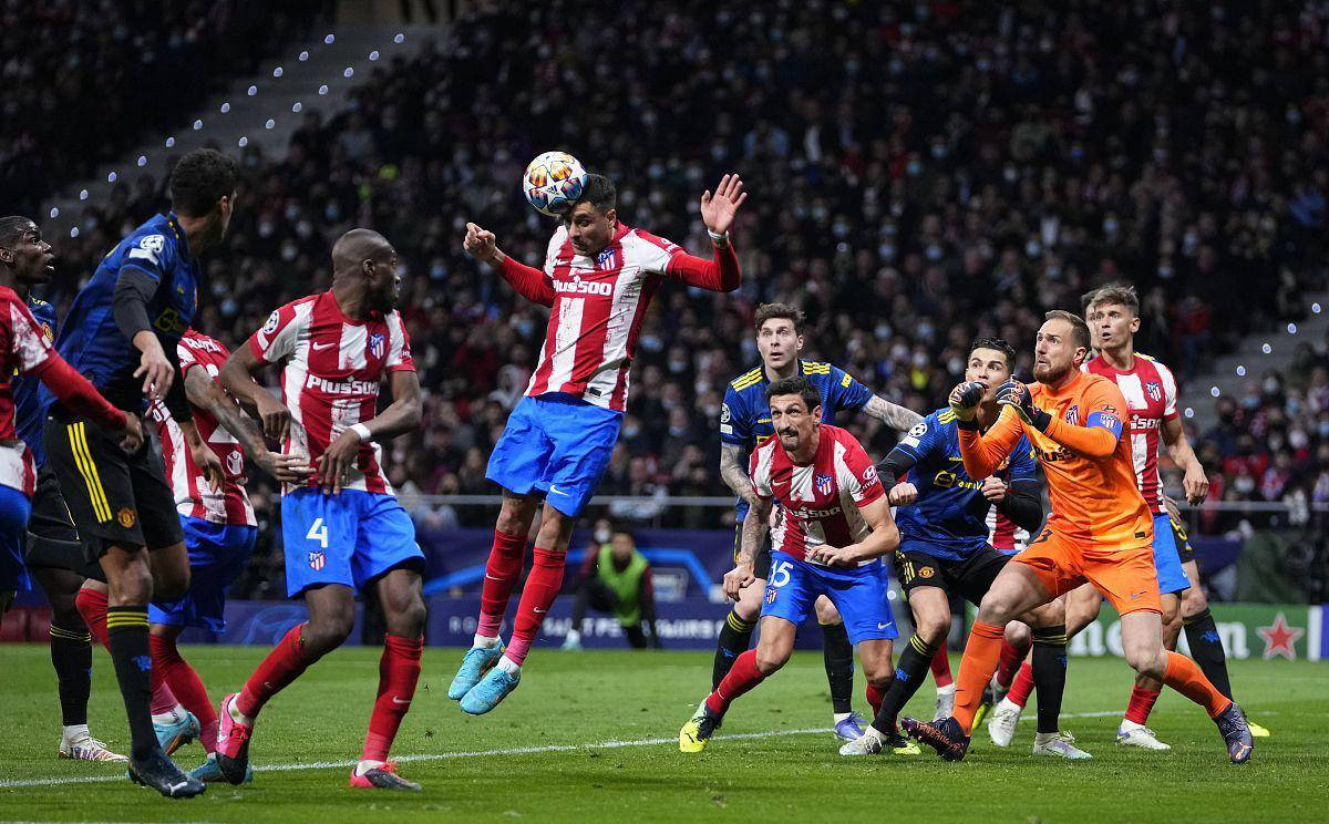 阿隆索：球迷可以表达对维尼的看法，2026我们能竞争冠军（阿隆索：球迷有权评价维尼，2026年我们有望争冠）