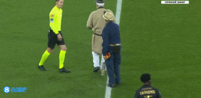 足球中超球队进入封闭训练，外界高度关注