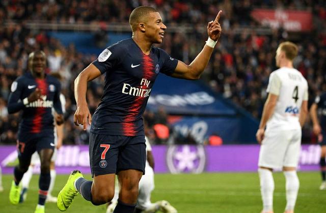 凯恩：点球前我确实碰到了对手的脸；拜仁之前杯赛成绩不理想（凯恩：主罚点球前确实碰到对方面部；拜仁此前杯赛表现不佳）