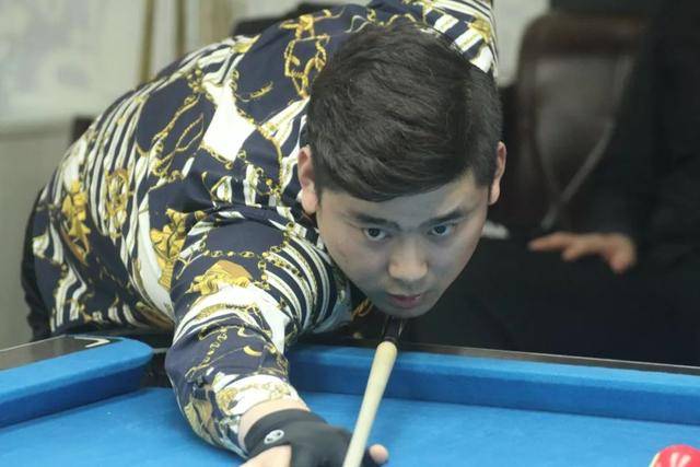 澳大利亚队上午逛街，赛前晚了分钟出场热身，仍-战胜国足.