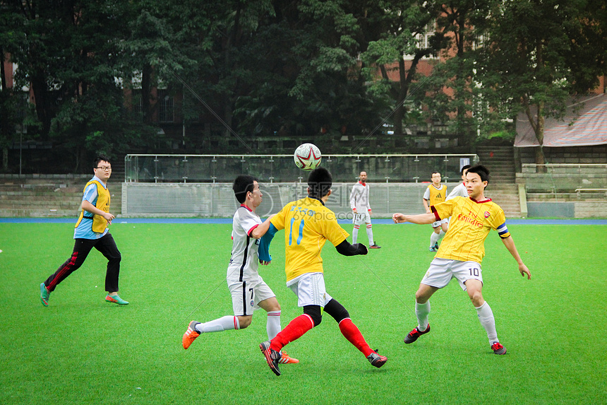 滕哈格62天闪电下课：一场战术、信任与文化的全面崩塌